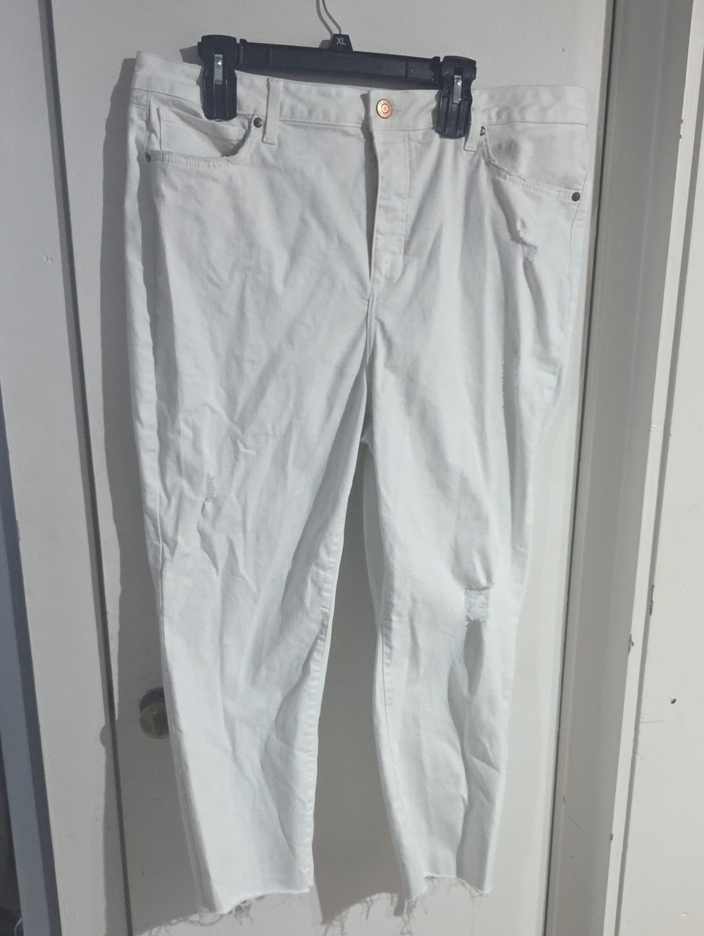 LC Lauren Conrad White Cropped Ankle Jeans